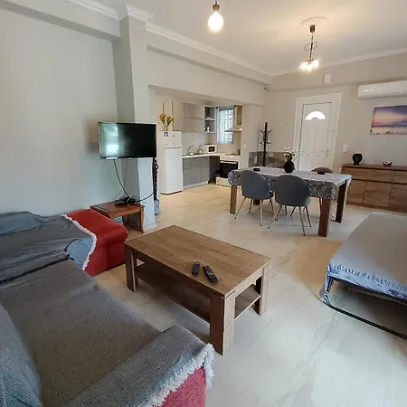 Semesterbostad Corfu Pintsis House 2 Kompítsion